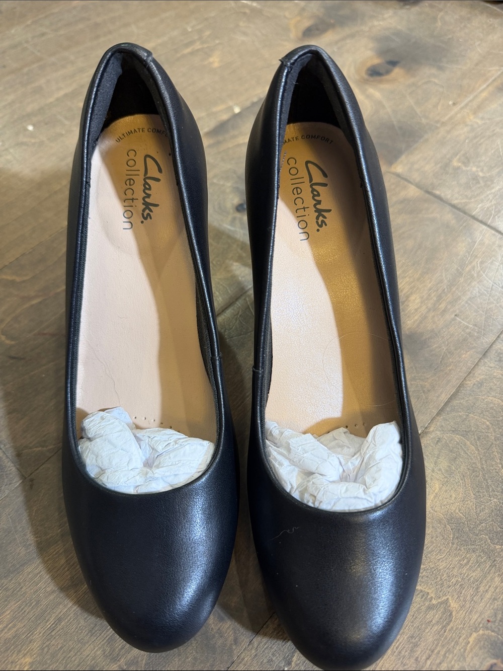 Clarks Black Women's Round-Toe Slip-On Ballet Flats